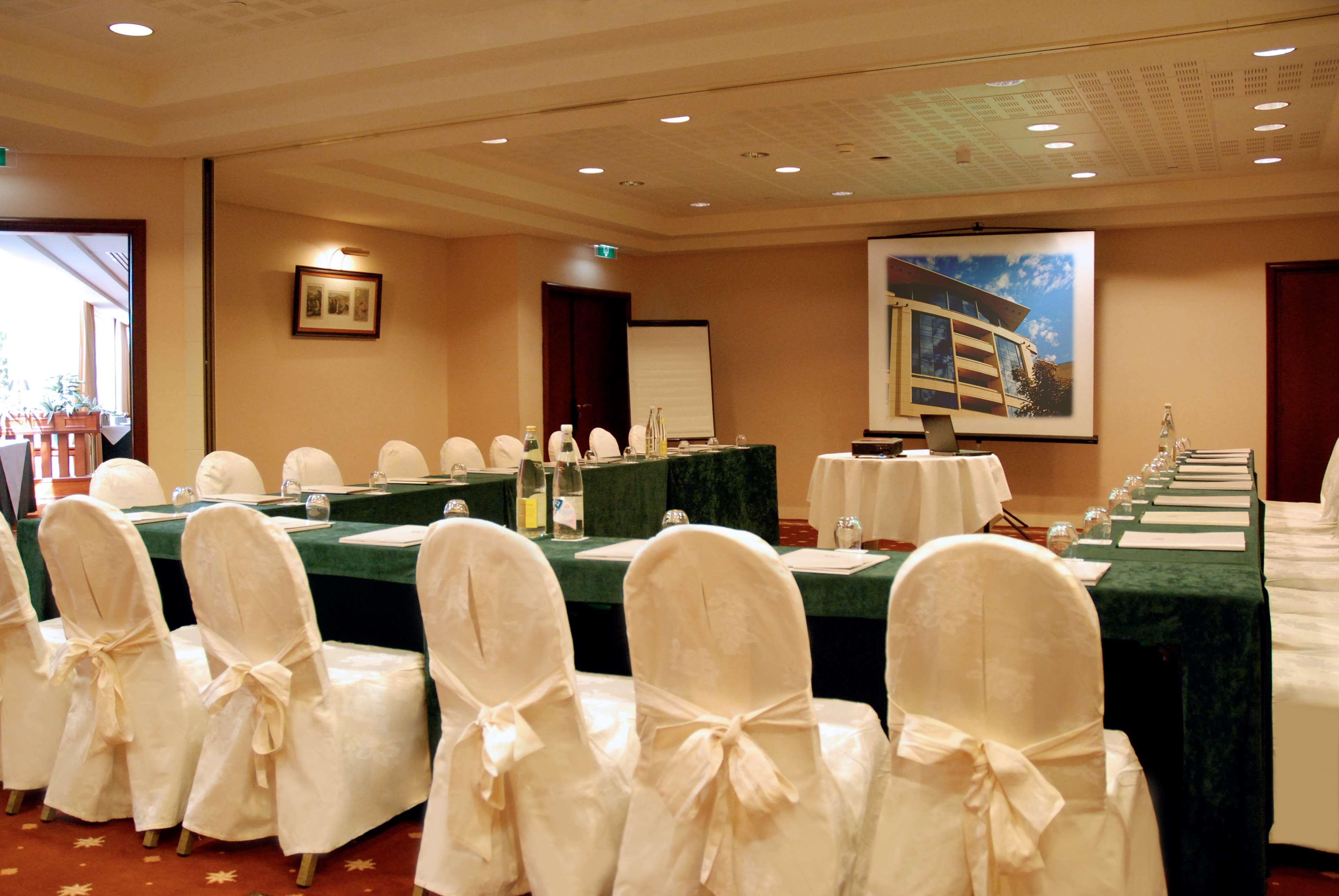 Evergreen Laurel Hotel Levallois-Perret Business photo